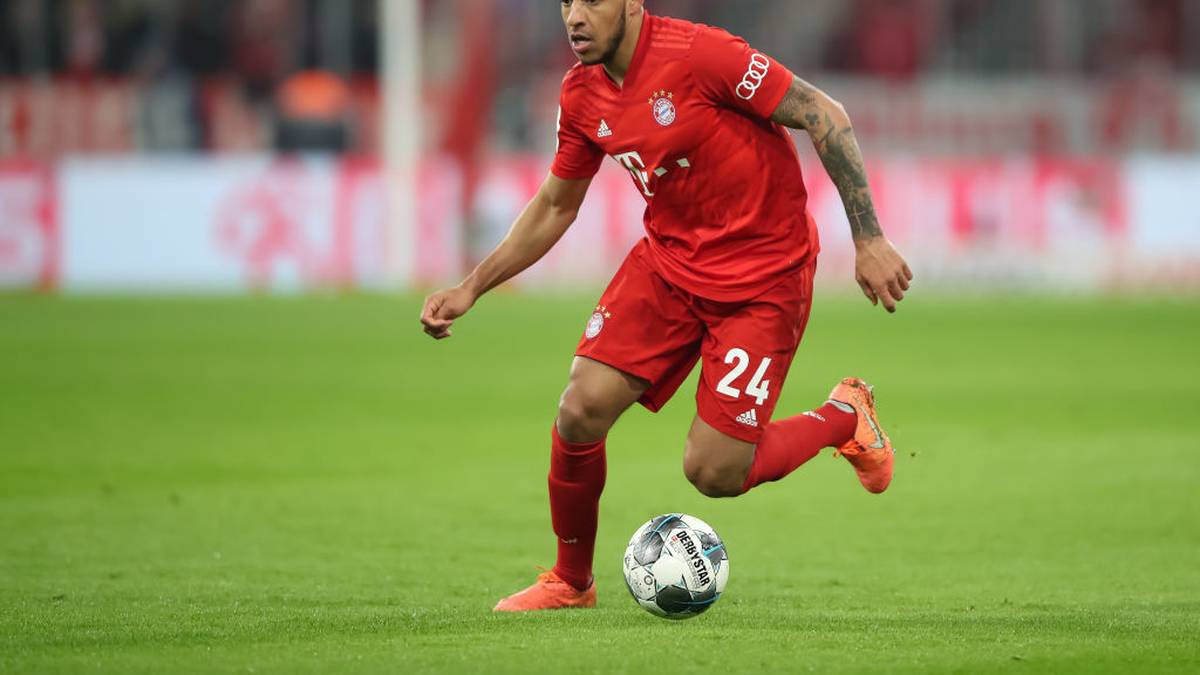 CORENTIN TOLISSO: Der Franzose startete im zentralen Mittelfeld, spielte an der Seite von Thiago aber unauffällig. Hatte auch wenig Durchschlagskraft. SPORT1-Note: 4