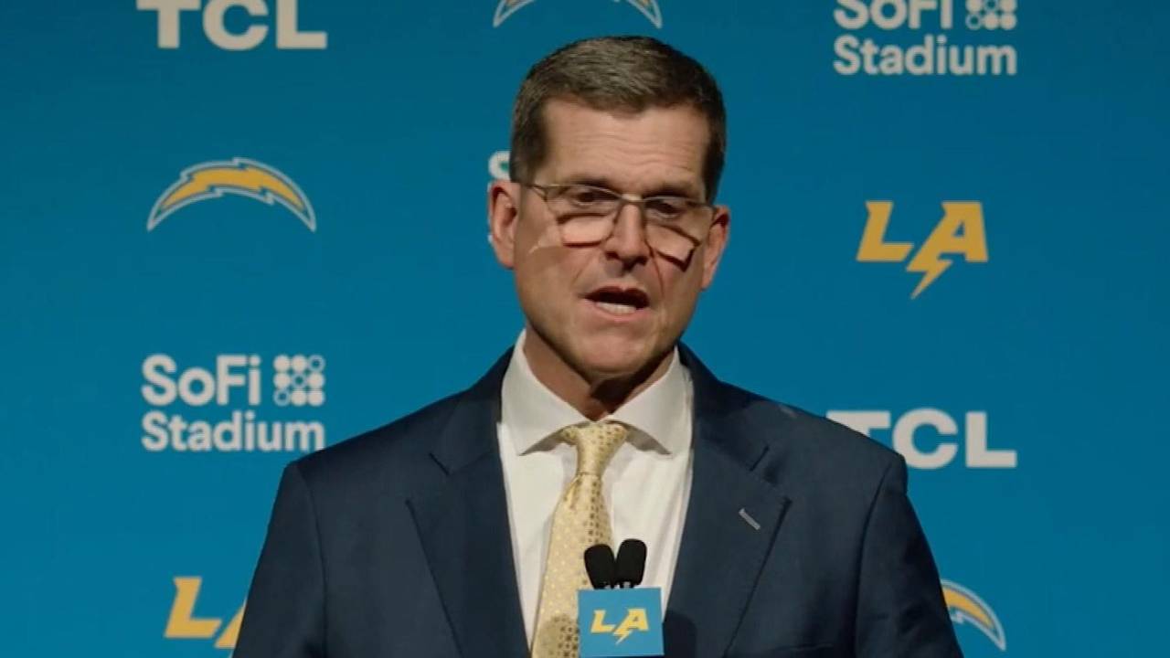 Kurios! NFL-Coach Jim Harbaugh will TV-Trainer Ted Lasso nacheifern