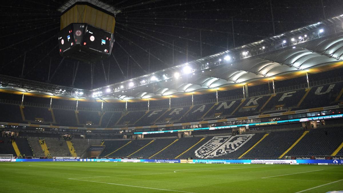 PLATZ 6: EINTRACHT FRANKFURT (Commerzbank-Arena, 51.500) AUSLASTUNG: 98,45 %