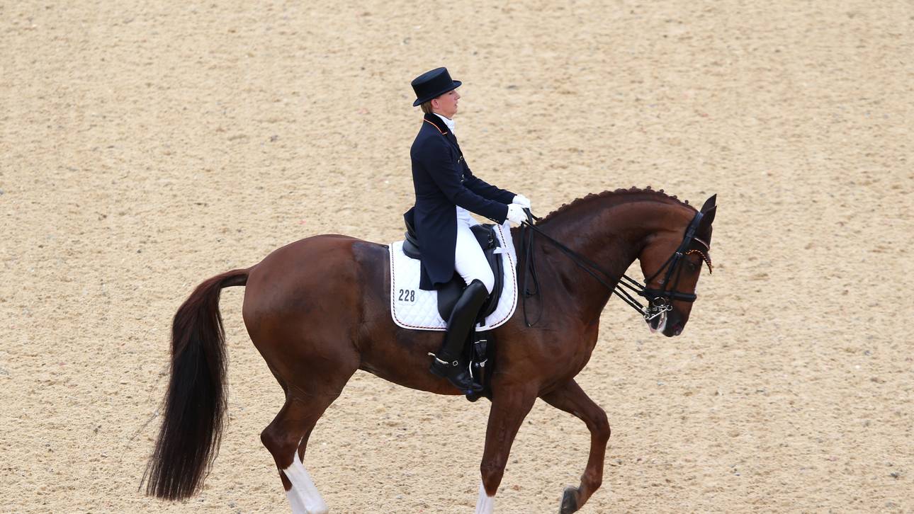 Balkenhol gewinnt Dressur-Derby