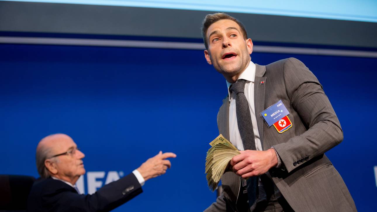 FIFA zeigt Komiker Brodkin an