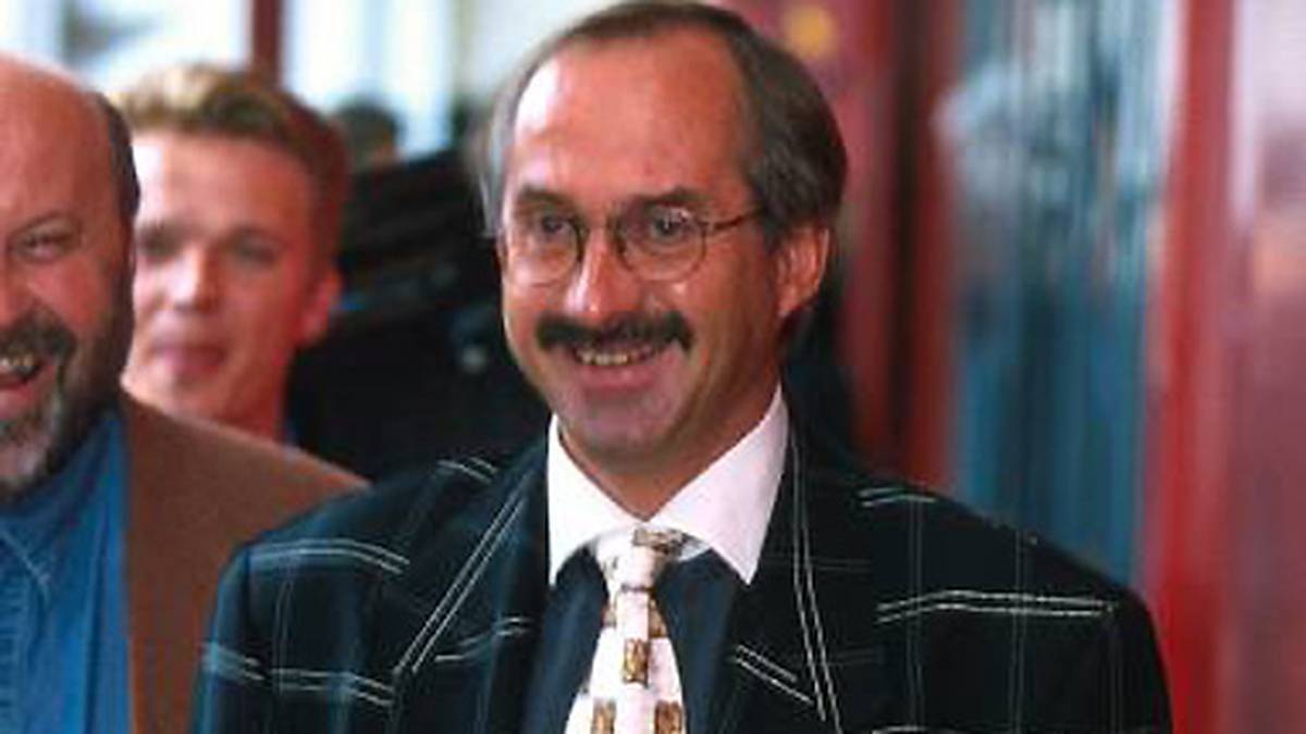 Seine legendäre Sakko-Kollektion findet jedoch nicht bei allen Anklang