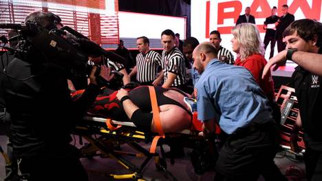 Ein Match bei WWE Monday Night RAW nahm ein böses Ende für Kane