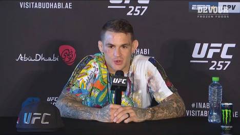 Dustin Poirier ist nach dem Sieg gegen Conor McGregor glücklich - und verrät, was er dem irischen Superstar während des Kampfes für Sprüche drückte.