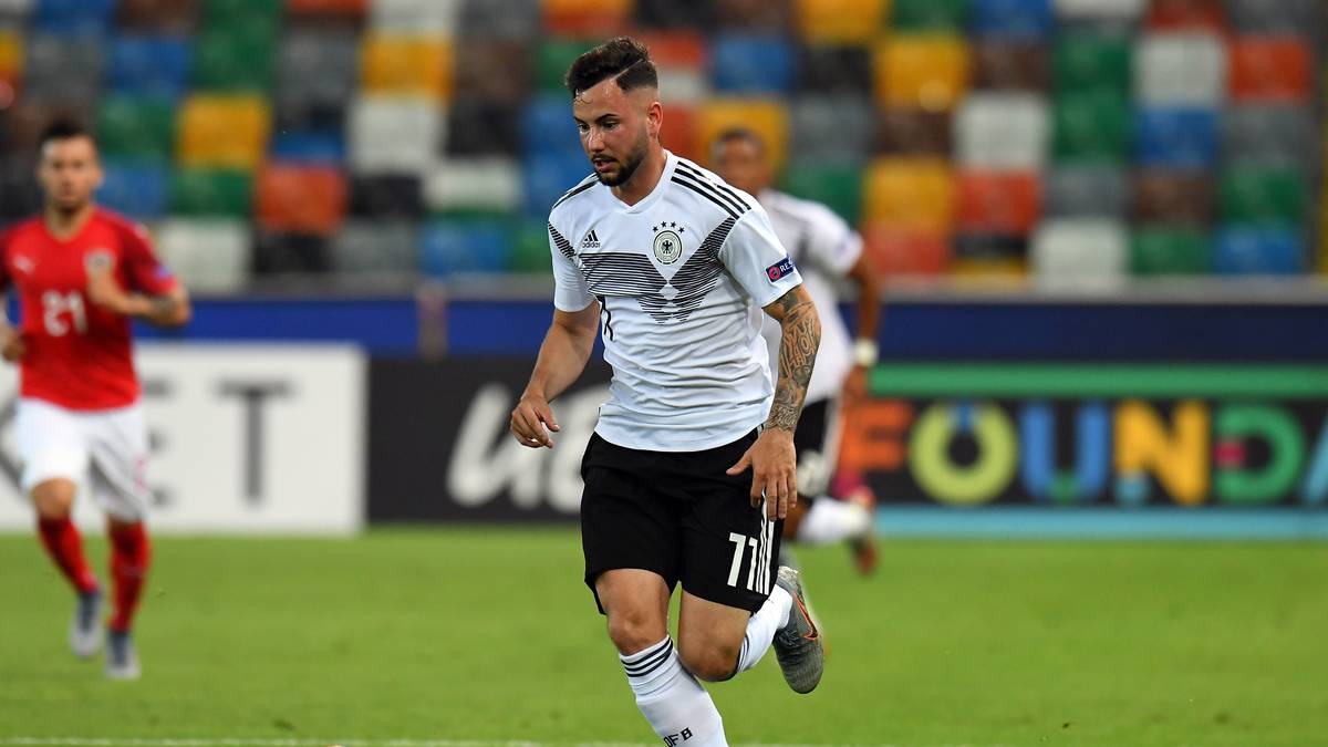 MARCO RICHTER: Auffällig in den ersten beiden Spielen, dabei auch Doppel-Vollstrecker. Gegen Österreich dann blasser. Traut sich viel, auch mit exakten Vorlagen unterwegs. Bisher einer der Spieler des Turniers