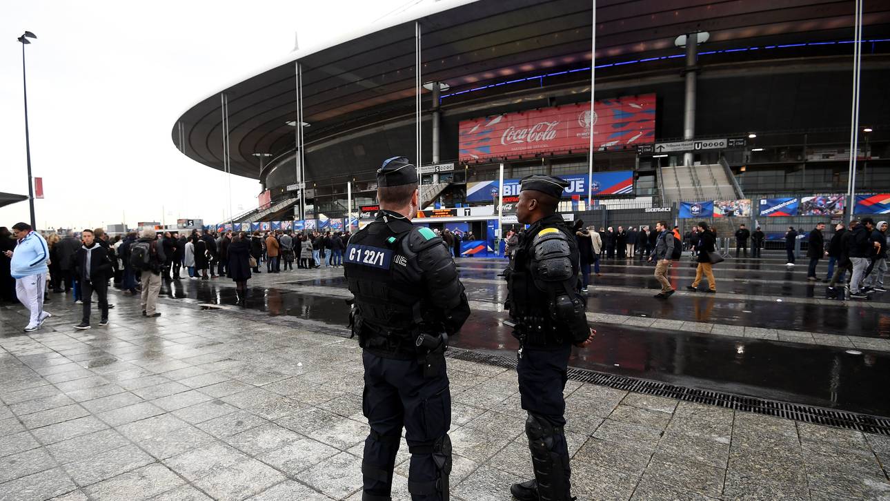 Explosion vor Stade de France