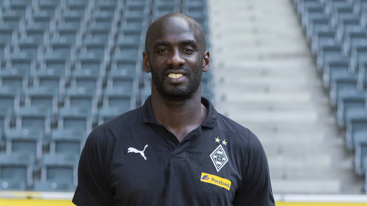 Bei BORUSSIA MÖNCHENGLADBACH wirken neben Dieter Hecking die Routiniers Dirk Bremser und Frank Geideck - und OTTO ADDO. Das Interessante an seinem Jobprofil: Der deutsch-ghanaische Ex-Profi des BVB konzentriert sich auf die jungen Spieler, die den Übergang zu den Profis schaffen wollen