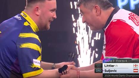 Luke Littler ist nicht zu stoppen. Gegen Suljović lässt der Titelverteidiger keine Zweifel an seinem Favoritenstatus und bricht seinen eigenen Average-Rekord.