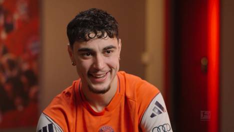 Zusammen mit Lennart Karl und Jamal Musiala soll Aleksandar Pavlovic die Zukunft beim FC Bayern prägen. Dabei verstehen sich die Youngstars auch neben dem Feld prächtig.