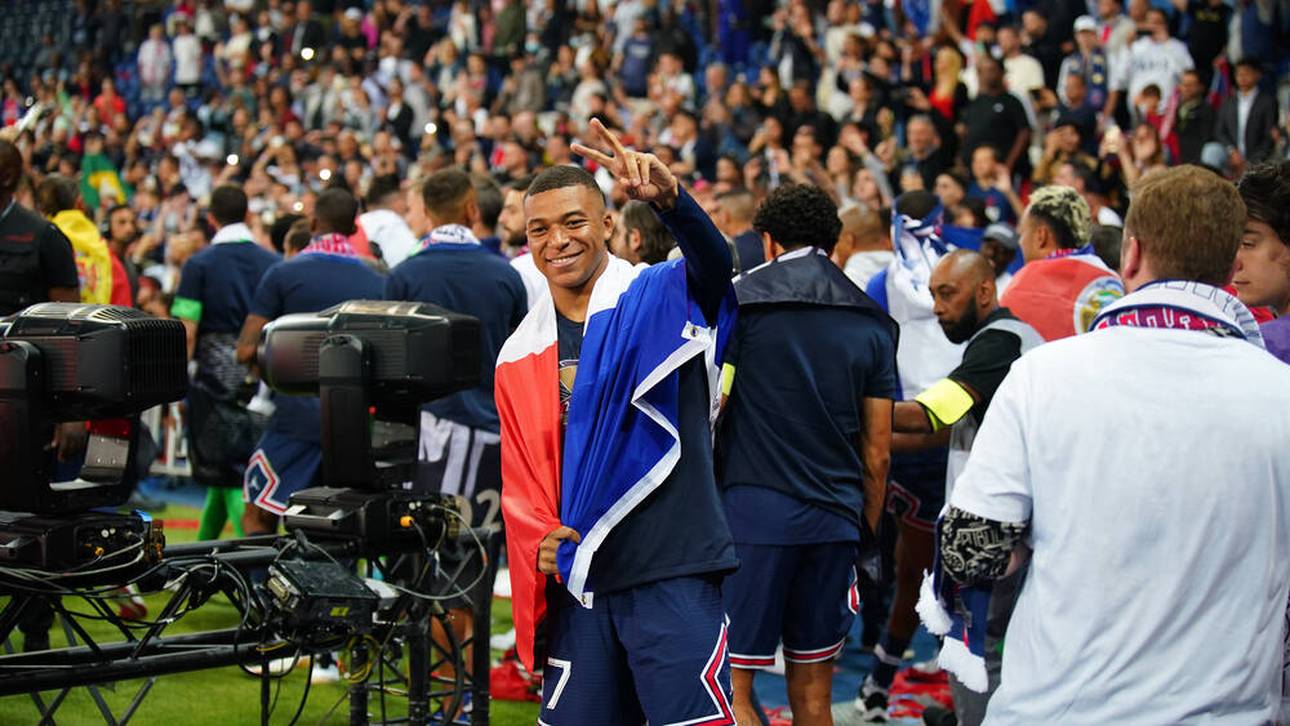 Kylian Mbappé verlängerte seinen Vertrag im Vorjahr