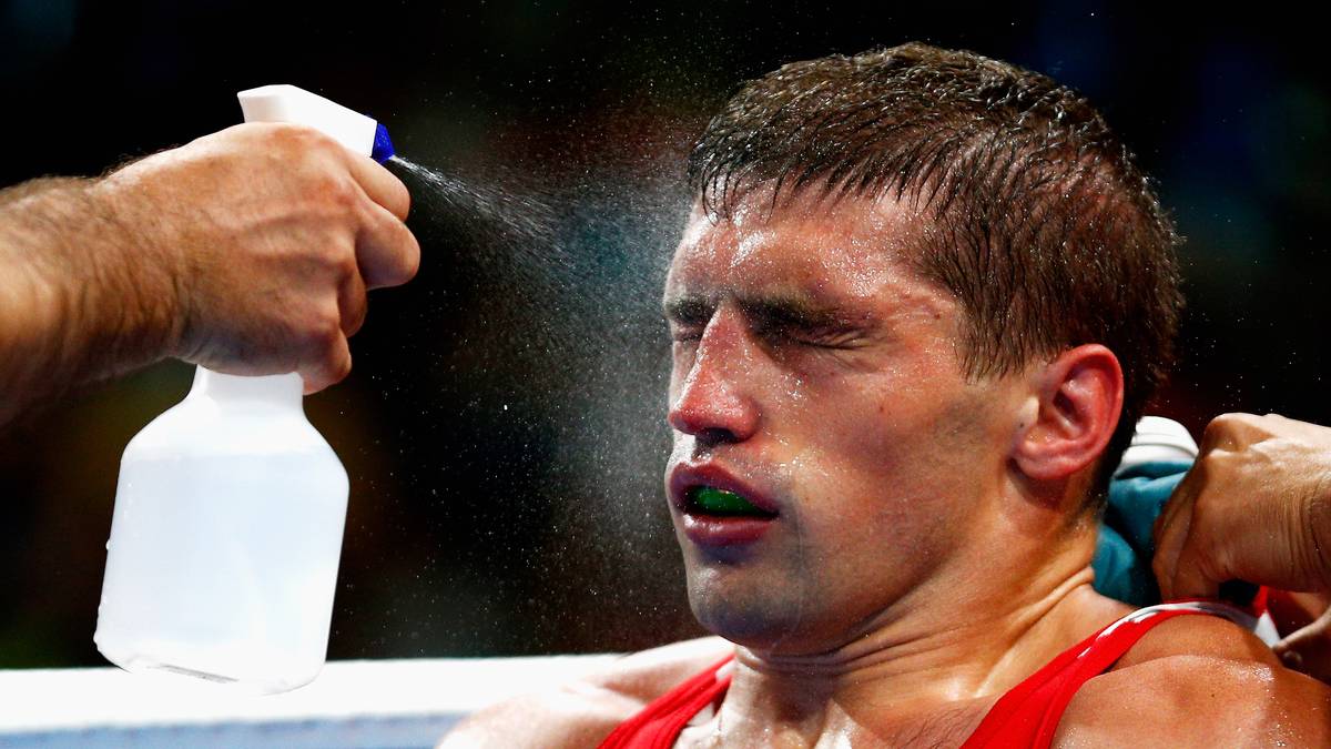 Willkommene Erfrischung für Russlands Boxer Petr Khamukov