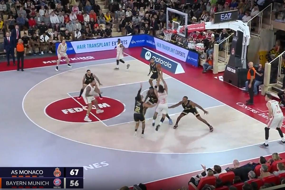 Der FC Bayern hat das Topspiel in der Basketball-Euroleague deutlich verloren. Die Mannschaft des früheren Bundestrainers Gordon Herbert unterlag bei der AS Monaco mit 74:93 (40:46).