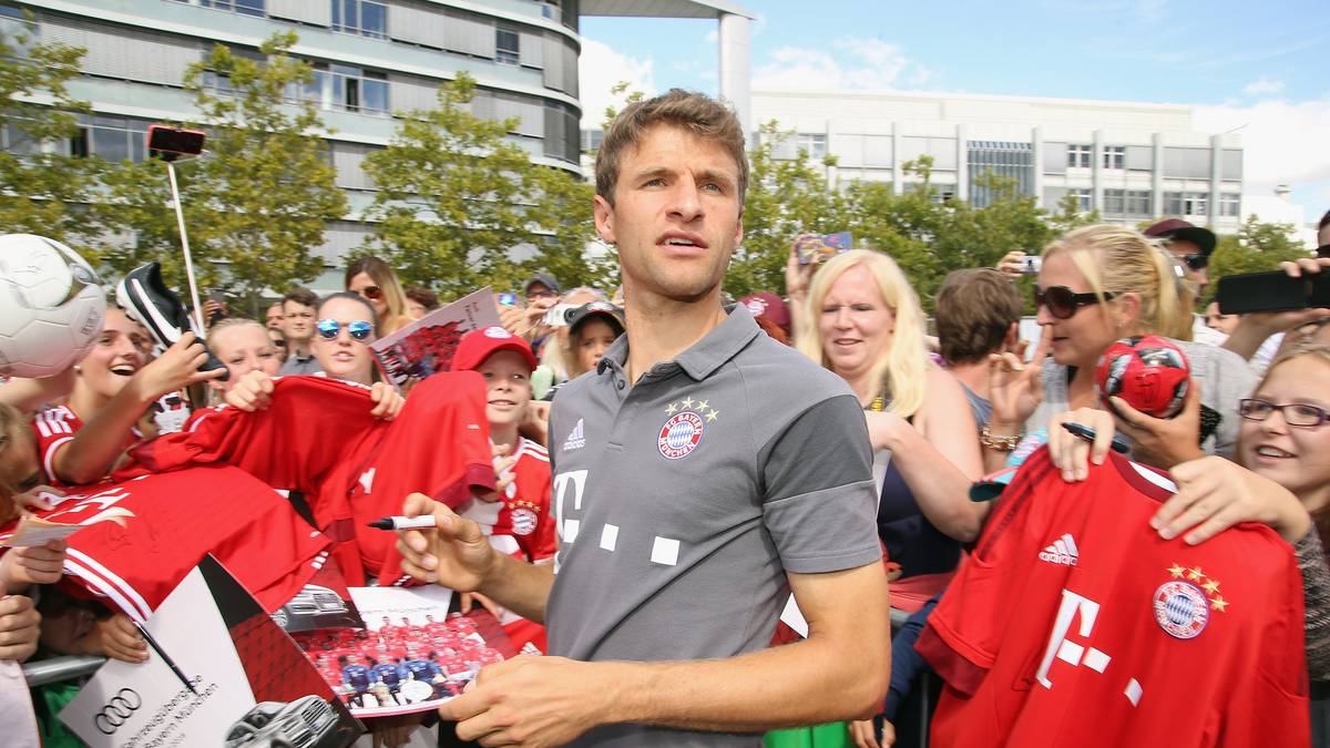 Steht wie immer bei den Fans im Mittelpunkt: Thomas Müller  
