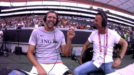 Dirk Nowitzki durfte bei den Olympischen Spielen 2008 die deutsche Fahne tragen. Laut Fabian Hambüchen soll allerdings er als Träger ausgewählt worden sein - lehnte aber ab. 