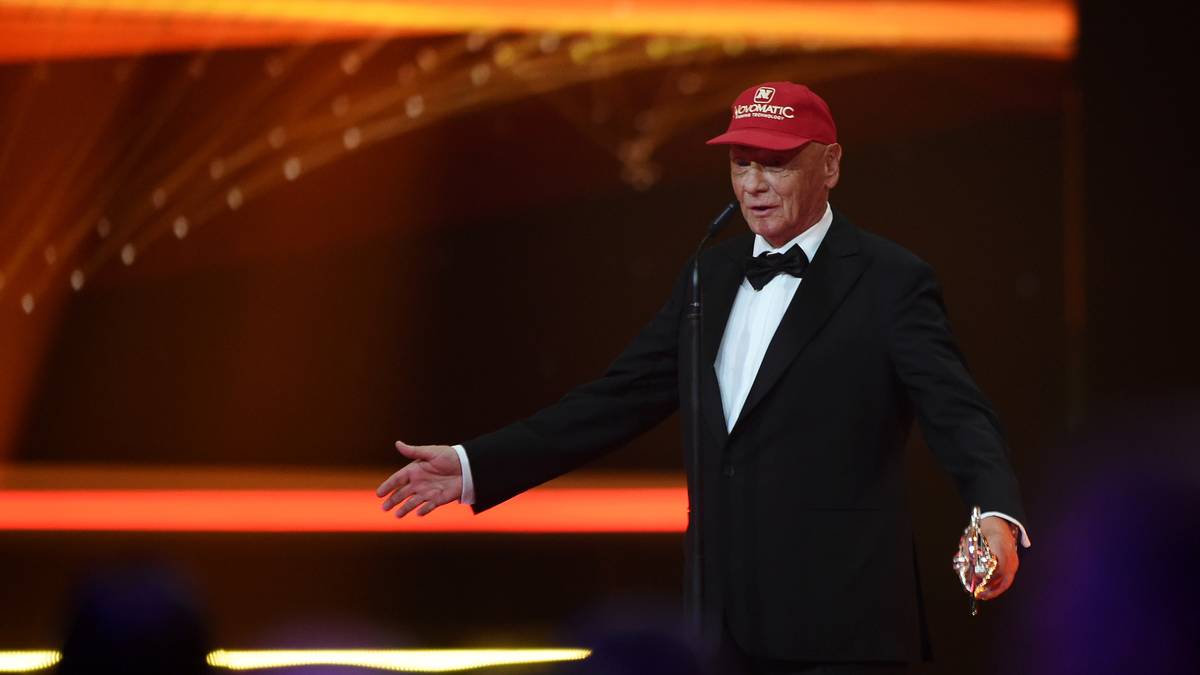 Nicht nur im TV ist Lauda erfolgreich. 2015 veröffentlicht der Österreicher sein sechstes Buch "Reden wir über Geld". Darin gibt er Finanz-Tipps und erklärt seinen Weg zum Multi-Millionär