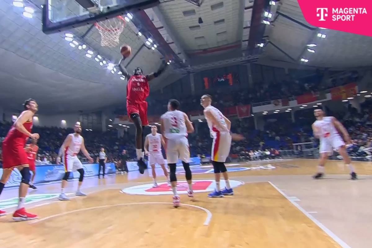 Davon werden Montenegros Center Alpträume haben. Issac Bonga ist beim Seig der DBB-Auswahl in der EM-Qualifikation kaum zu stoppen. Monster-Dunks inklusive!