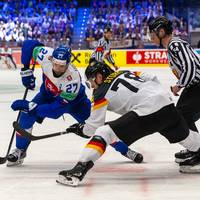 Der NHL-Profi trainierte am Dienstag mit und könnte im richtungweisenden Spiel am Mittwoch gegen Lettland wieder auf dem Eis stehen.