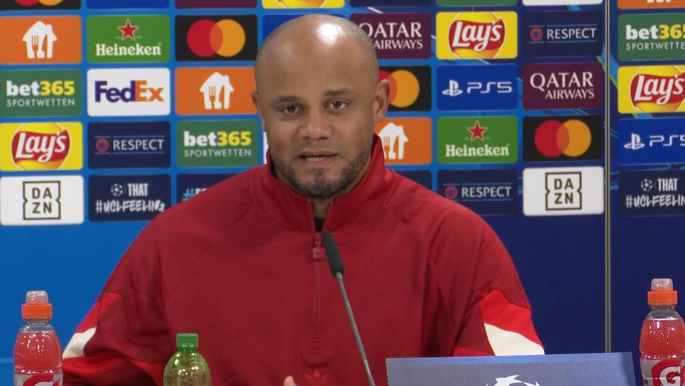 Steht Manuel Neuer in der Champions League gegen Slovan Bratislava wieder im Tor des FC Bayern? Trainer Vincent Kompany gibt auf der PK eine eindeutige Antwort.