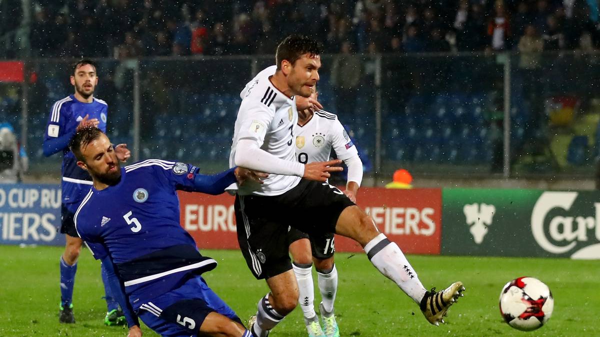 ...Hector trifft, ...