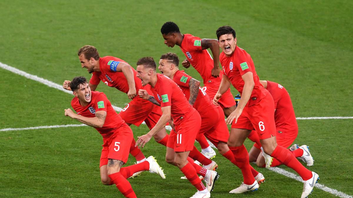 THE SUN: "Unsere historischen Jungs! England gewinnt ein Elfmeterschießen - eine Schlagzeile, die ihr niemals geglaubt hättet zu lesen. Eric Dier verwandelt den Sieg-bringenden Elfmeter und besorgt den Viertelfinal-Kracher gegen Schweden"