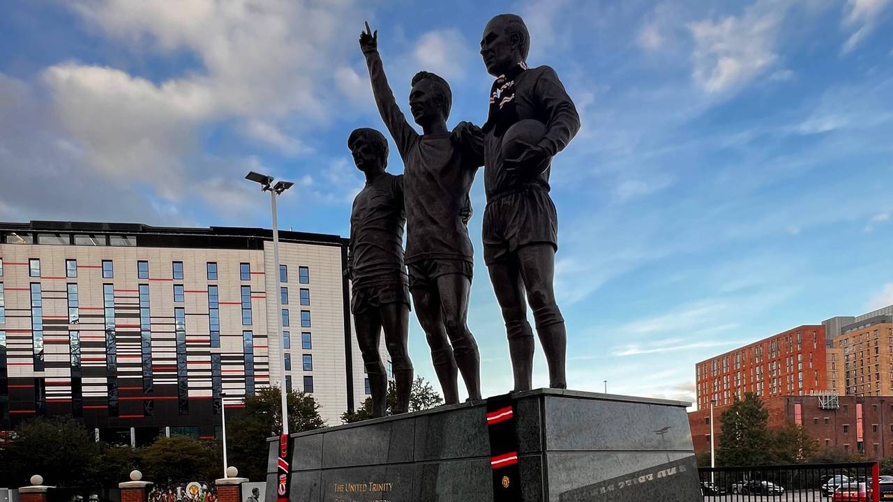Overath würdigt gestorbenen Charlton