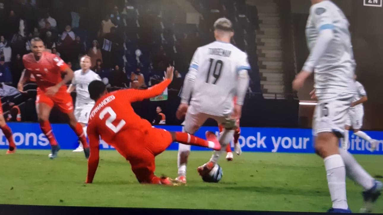 Horror-Foul! Fiasko-Abend in EM-Quali