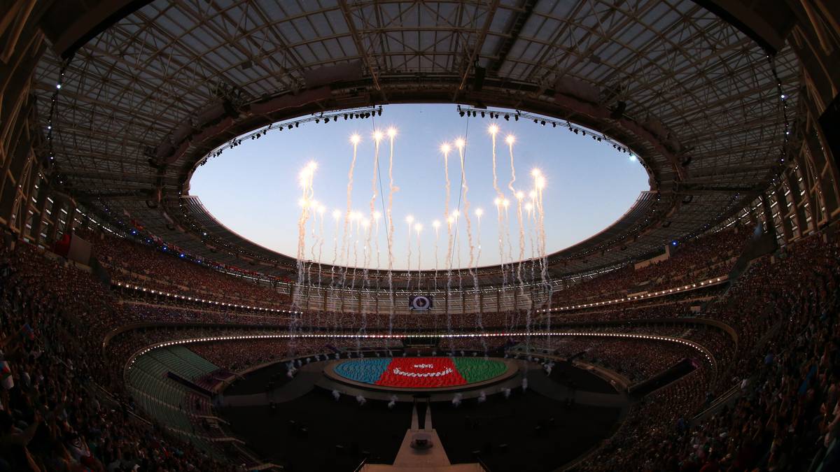 BAKU/ASERBAIDSCHAN (Nationalstadion, drei Gruppenspiele und ein Viertelfinale): In Baku macht die EM ebenfalls Halt, die Hauptstadt Aserbaidschans wird für vier Spiele Gastgeber der paneuropäischen Europameisterschaft sein. Distanz nach Deutschland: 3239 Kilometer