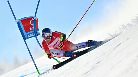 Marco Odermatt beim Riesenslalom in Adelboden