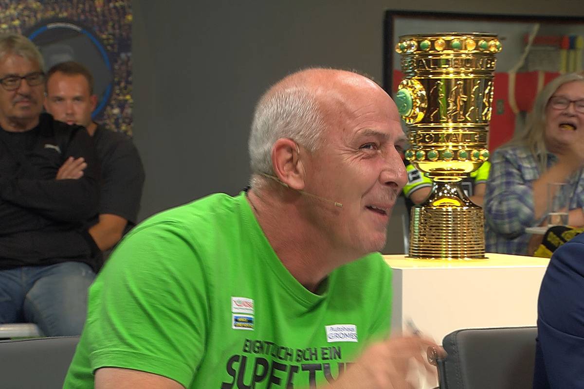 Ein gut aufgelegter Mario Basler haut im Fantalk mal wieder einen raus. Mit seinen Sprüchen über Lionel Messis Laufleistung und Spielprämien erheitert er die Runde.