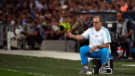 Von 2014 bis 2015 trainierte Marcelo Bielsa Olympique Marseille - und etablierte eine Kühlbox als veritablen Trainerstuhl