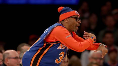 Regisseur Spike Lee trug ein Trikot von Charles Oakley