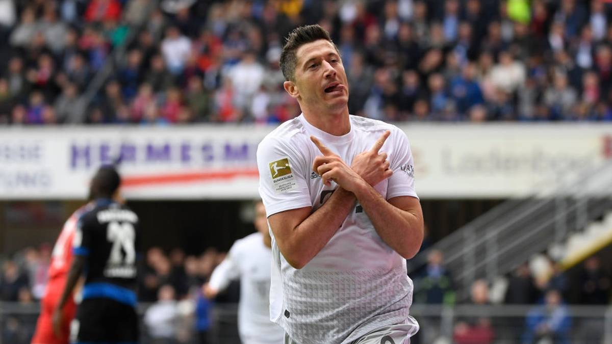 Lewandowski toppt Kane in dieser Saison sogar noch, zwölf Tore in neun Pflichtspielen sind eine Weltklasse-Bilanz. Der Pole ist derzeit nicht zu stoppen - allerdings hängt ihm nach wie vor ein bisschen der Makel nach, in wichtigen Spielen nicht so treffsicher zu sein. Das will er nun ändern. UNENTSCHIEDEN, Endstand: 6:9 für Bayern