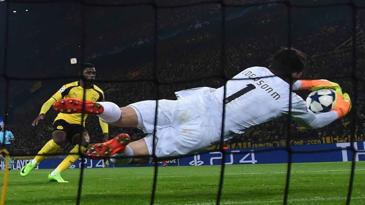 EDERSON: Hatte, wie schon im Hinspiel, starke Szenen gegen Aubameyang und Dembele. Leistete sich keine größeren Patzer - und musste dennoch viermal hinter sich greifen. SPORT1-NOTE: 2,5