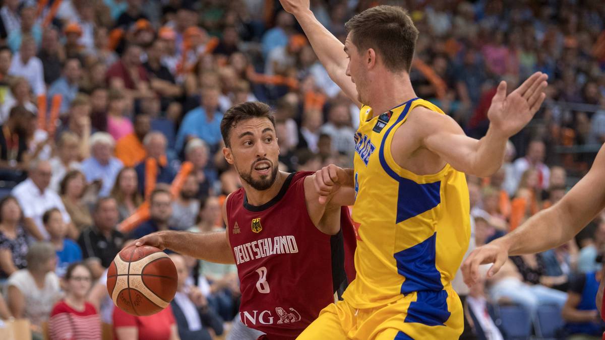 Akpinar, der in der kommenden Saison für Besiktas Istanbul auflaufen wird, ist ein ballsicherer Guard, der ab und an auch einen Dreier einstreut. Doch die Erfahrung bei Großereignissen geht Akpinar noch etwas ab, daher Punkt für Team 2002, Stand 1:1