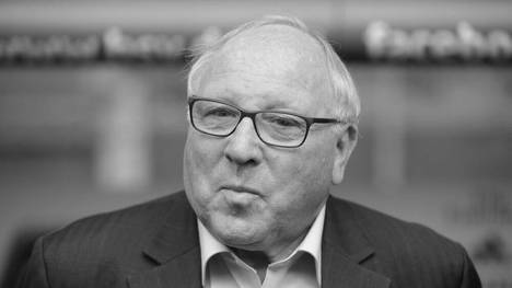 Der deutsche Fußball trauert um der einen Großen: Fußball-Legende Uwe Seeler ist im Alter von 85 Jahren verstorben. Der Stürmer prägte besonders den HSV und hinterlässt große Spuren. 
