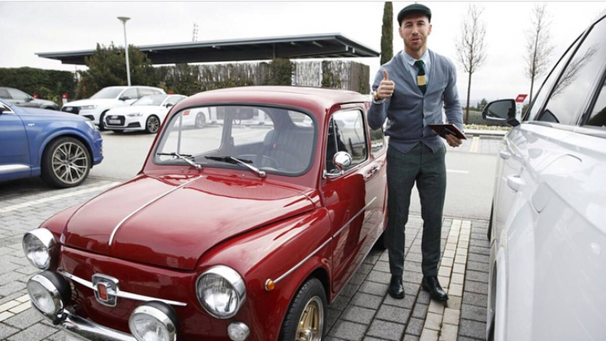 Ronaldos Ex-Teamkollege Sergio Ramos mag es ganz klassisch. Stolz präsentiert der Kapitän von Real Madrid seinen neuen Oldtimer - ein Geschenk von seinem Bruder und Berater Rene