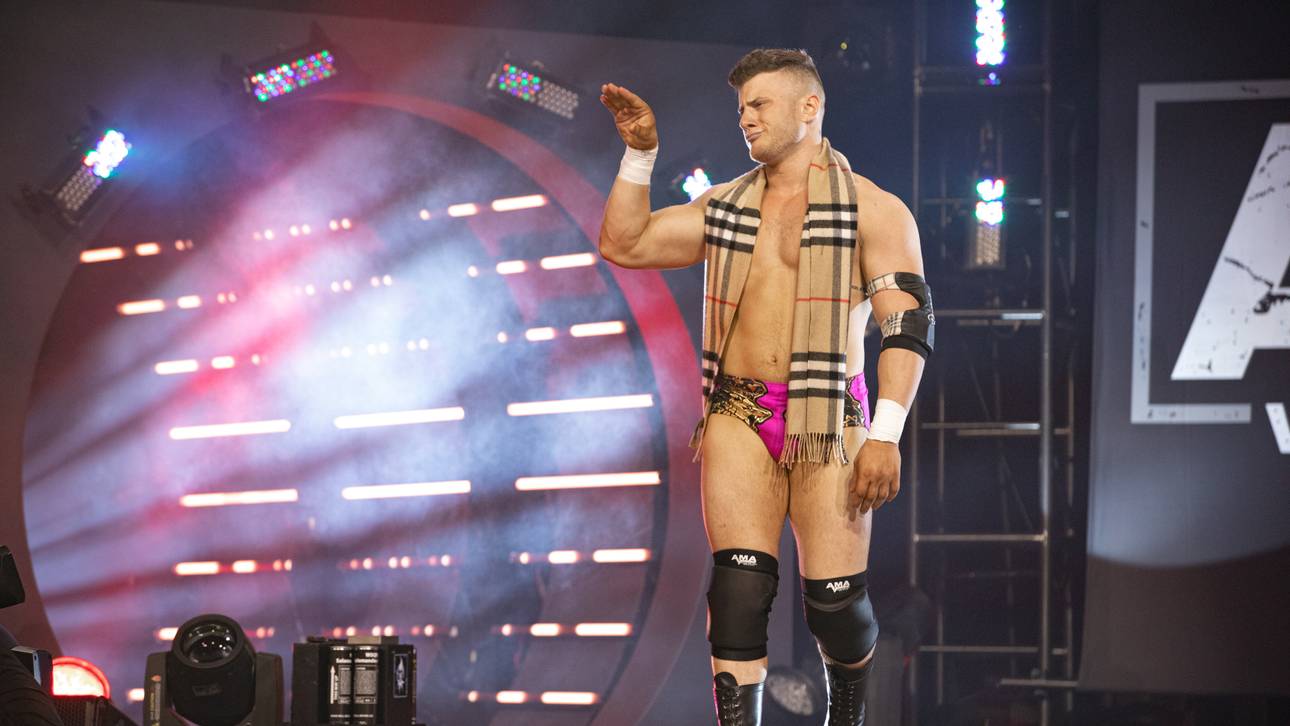 AEW bindet Top-Talent langfristig
