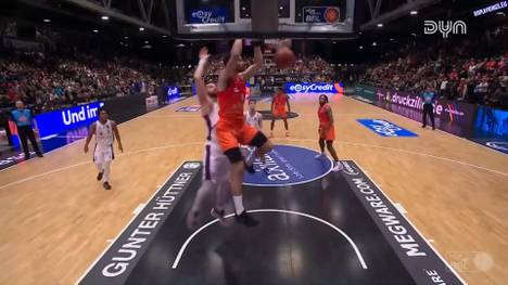 Die Highlights der Partie NINERS Chemnitz - BG Göttingen aus der Basketball-Bundesliga im Video.