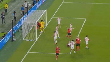 Österreich feiert bei der Rückkehr auf die WM-Bühne nach 28 Jahren einen Sieg. Die Elf von Ralf Rangnick gewinnt schmeichelhaft zum Auftakt mit 3:1 gegen Jordanien, die wiederum ein historisches Tor erzielen. 