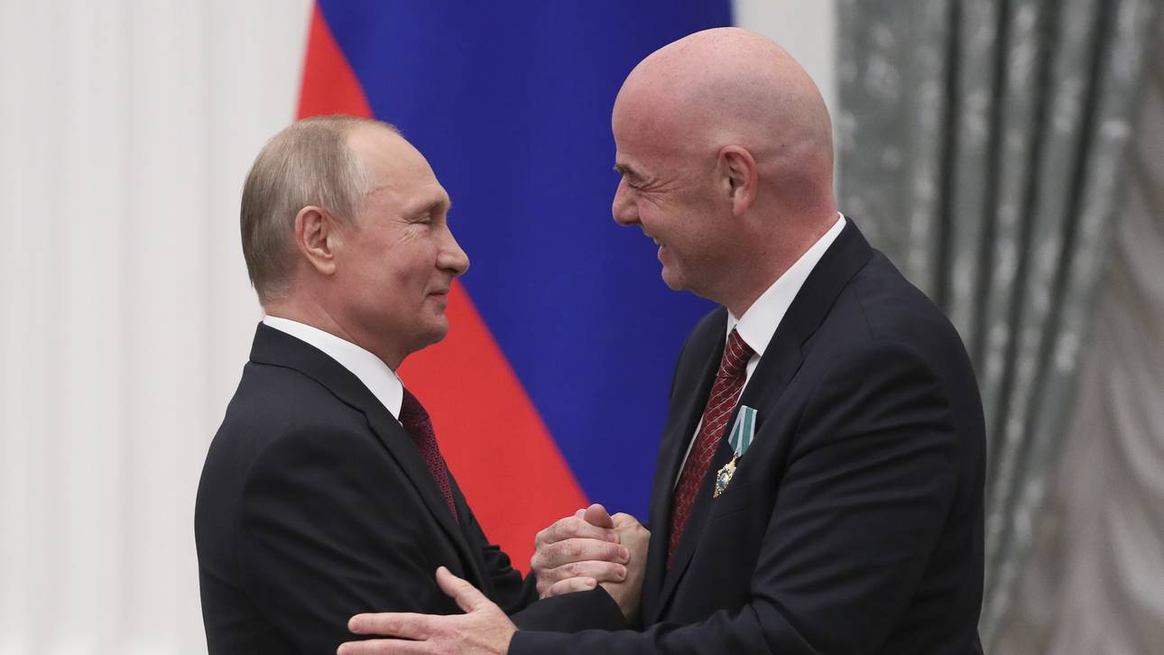Putin verleiht Infantino Orden
