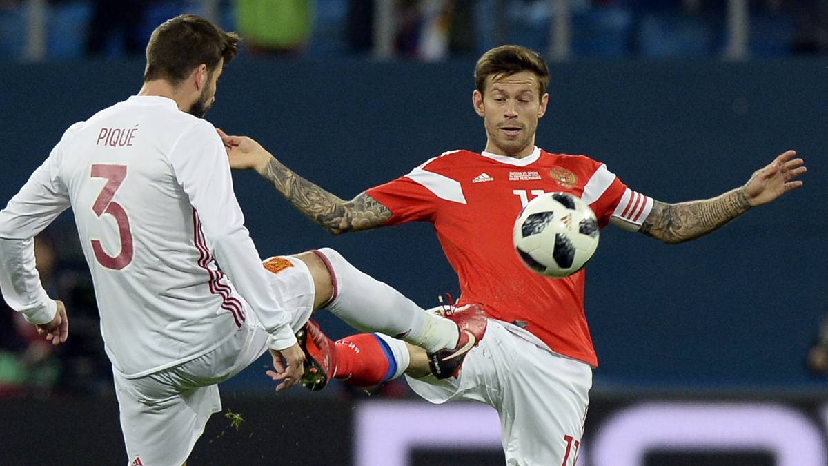 Alleine sind die Dortmunder mit ihrem Interesse an den Angreifer aber nicht. Auch West Ham United, Besiktas Istanbul und Zenit St. Petersburg sollen an Smolov dran sein. Der Vertrag des Stürmers bei FK Krasnodar läuft noch bis 2019