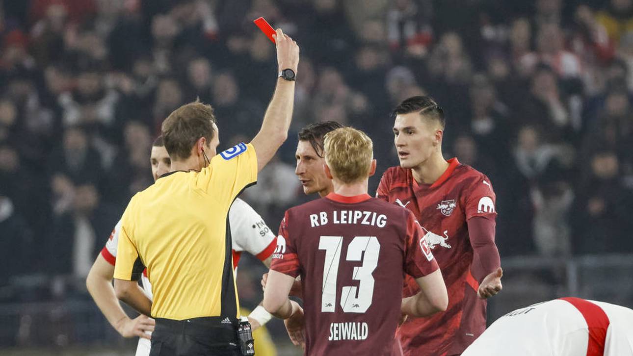 Benjamin Sesko wurde von Schiedsrichter Sascha Stegemann vom Platz gestellt