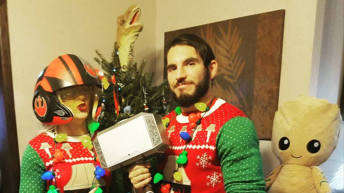 Reich beschenkt hat sich auch dieses Wrestler-Pärchen: Candica LaRae und Johnny Gargano