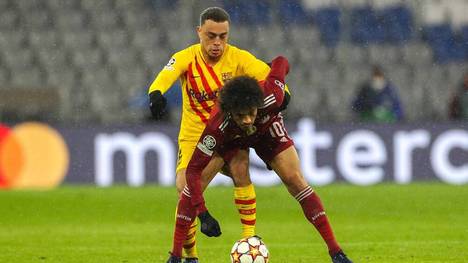 Dass der FC Bayern im Sommer Interesse an Sergino Dest hatte, ist kein Geheimnis. Der US-Nationalspieler scheint sich beim FC Barcelona nicht wohl zu fühlen und denkt wieder an München.