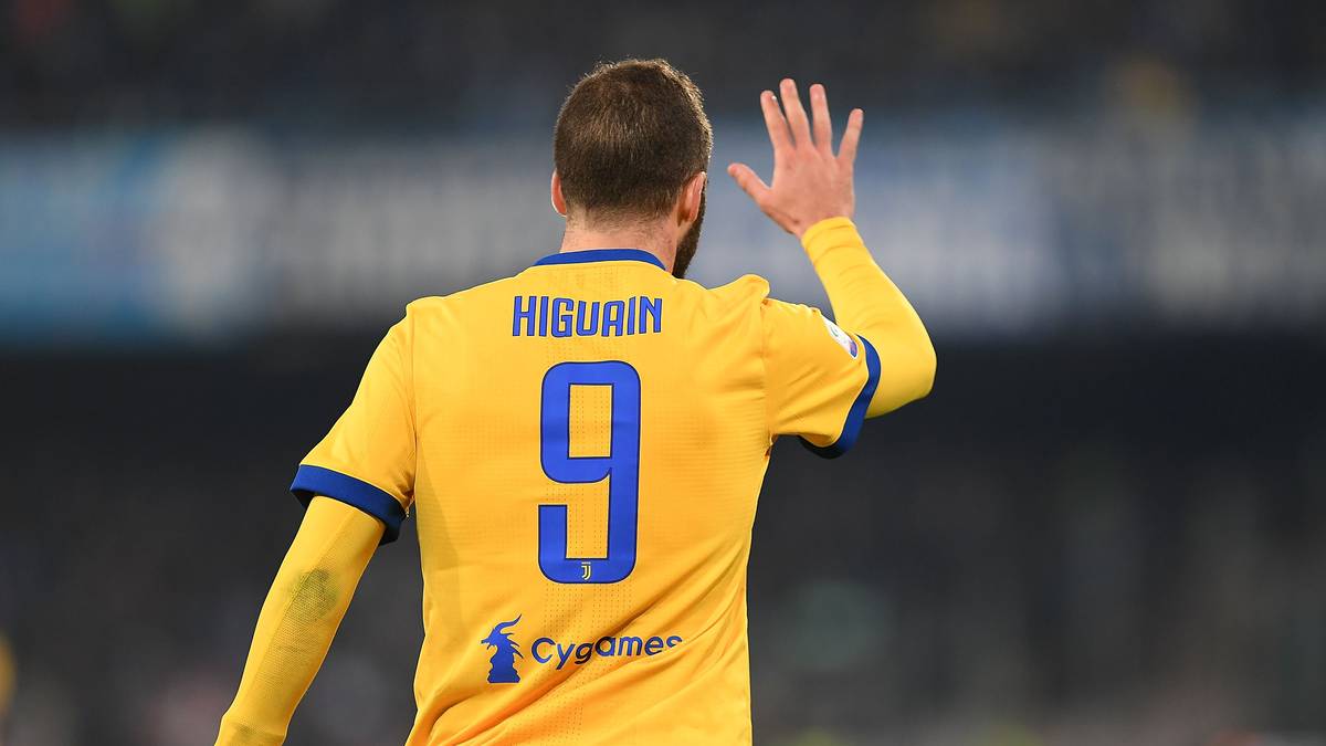 Der Argentinier traf wie der Torino-Stürmer (1928/29) in der Spielzeit 2015/16 36 Mal für Napoli. Für den Titel reichte es nicht, dafür aber für einen 90-Mio-Euro-Transfer zu Juve 
