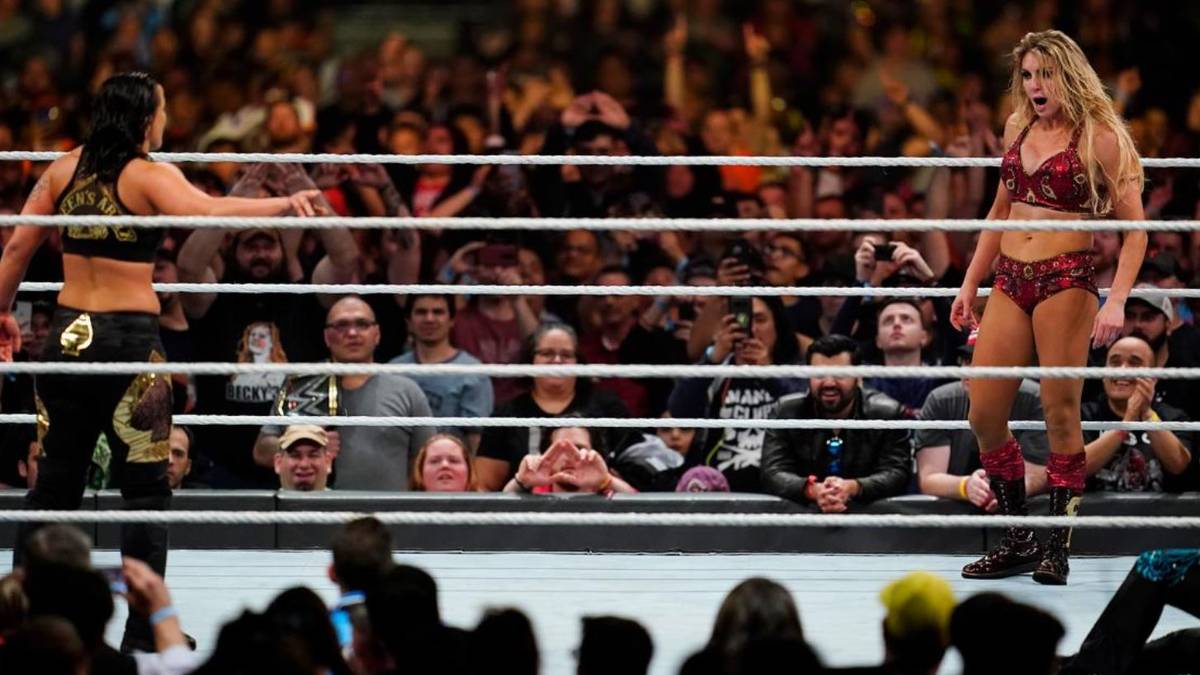 Als an Position 30 NXT-Star Shayna Baszler ins Match eingreift, steht fest: Ronda Rousey kehrt (vorerst) nicht zurück, auch die angeschlagene Sasha Banks steht nicht im Rumble-Match. Stattdessen machen den Sieg Baszler und Charlotte Flair unter sich aus