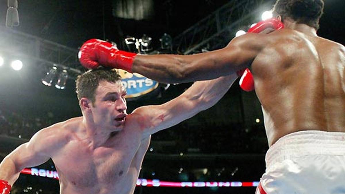 21. Juni 2003 : Es ist der mit großer Spannung erwartete Kampf. Vitali Klitschko gegen Lennox Lewis - der Kampf hält, was er verspricht