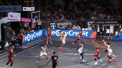 Die BBL-Highlights der Partie FC Bayern München Basketball - BMA365 Bamberg Baskets im Video. 