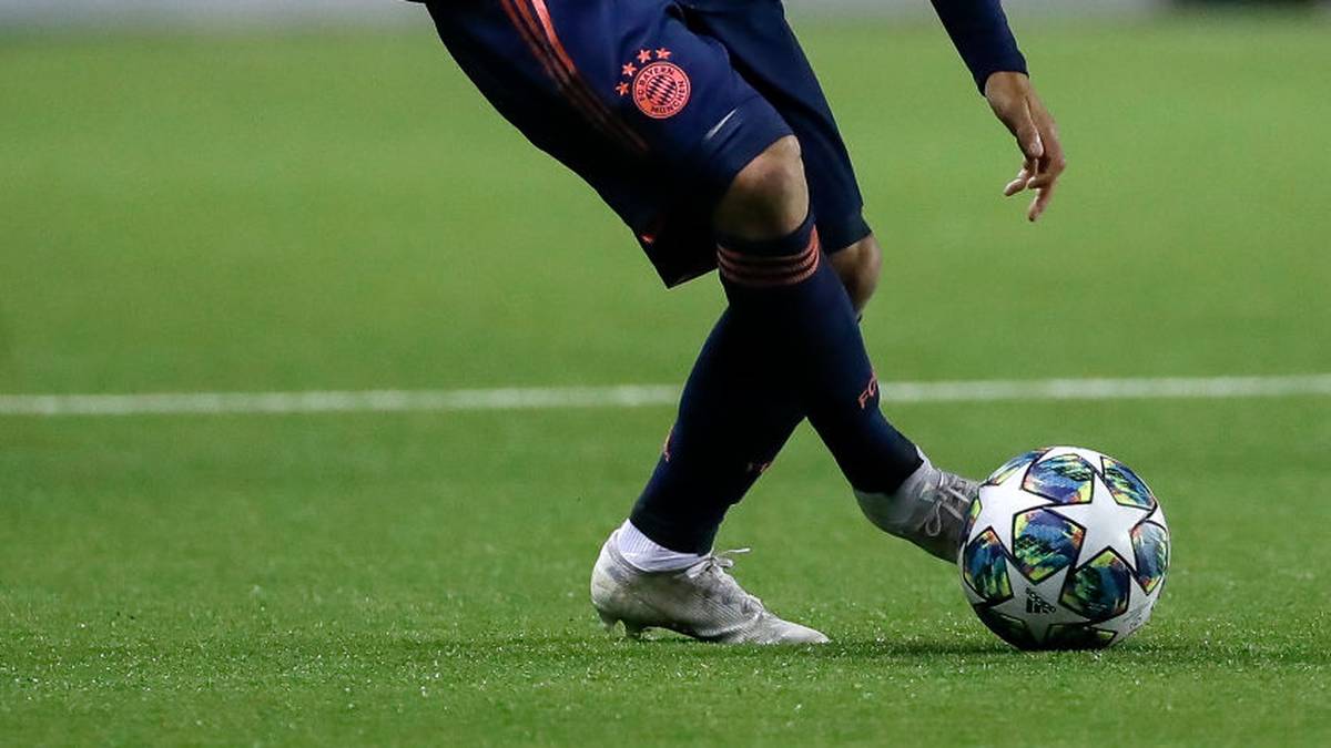 OLIVER BATISTA MEIER: Der 18 Jahre alte Juniorennationalspieler gilt als großes Offensiv-Talent. Aktuell pendelt er noch zwischen U19 und Bayerns zweiter Mannschaft (zwei Tore in elf Spielen). Auf sein Profidebüt wartet der Deutsch-Brasilianer noch, trainiert aber bereits regelmäßig bei den Profis mit. 2018 statteten die Bayern Batista Meier mit einem langfristigen Vertrag aus. Gegen Bremen stand er zuletzt erstmals im Profikader