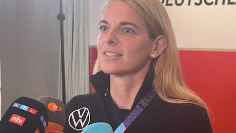 DFB-Sportdirektorin Nia Künzer spricht über die 1:4-Niederlage der DFB-Frauen gegen Schweden und die Stimmung im Vorfeld des Viertelfinals gegen Frankreich.